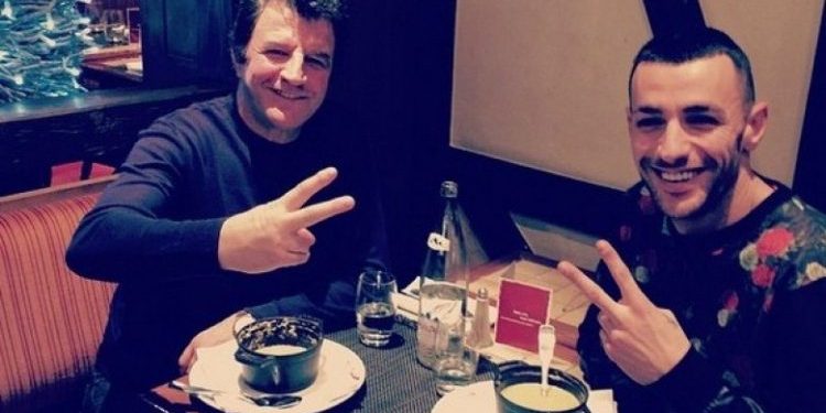 Sali Lushaj merr nën kontroll protestën tek Teatri: Përgatitje organizative në kushte pandemie! (Foto)