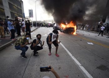 Përhapen protestat në SHBA, Donald Trump: Të tregohemi më të ashpër, do nxjerr ushtrinë në rrugë