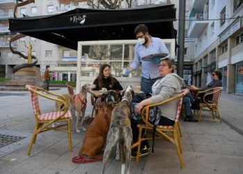 Spanja gjen qetësi, qytetarët i kthehen kafeneve