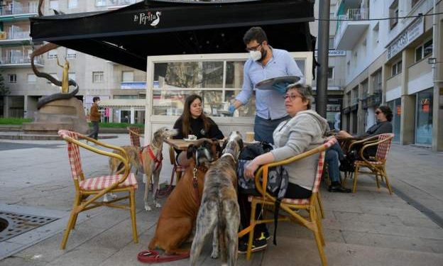 Spanja gjen qetësi, qytetarët i kthehen kafeneve