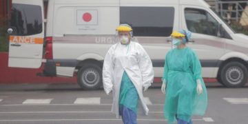 Mjeku infeksionit Gent Stroni shprehet se: “Në vendin tonë duket se virusi do të zgjasë më shumë nëse..”