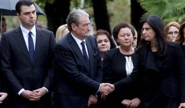Gazetari e pyet për Topallin, Basha: PD është e hapur për këdo që e ndjen veten demokrat, duhet parë interesi publik jo vetëm ai personal