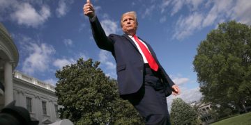 Dobësim i dollarit për shkak të kërcënimeve të Trumpit ndaj Kinës