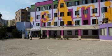 Gjimnazet rihapin dyert, 31 mijë maturantë rikthehen sot për 3 javë mësim