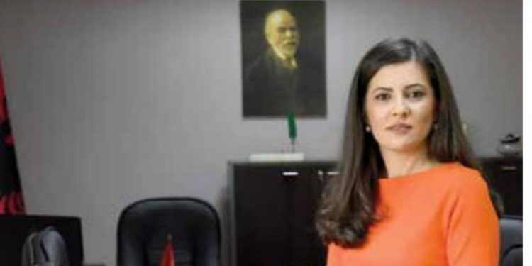 Rama shkarkon drejtoreshën e TENDERAVE një vit para mbarimit të mandatit, hapet gara..