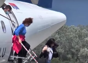 Bllokohen në Zyrih 150 pasagjerë për të udhëtuar drejt Rinasit , kompania ajrore nuk kishte marrë leje nga shteti shqiptar