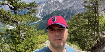 Tropoja “bashkon” Ramën e Bashën. Luli: E papërshkrueshme me fjalë! Rama: Turistë nga e gjithë bota (Video)