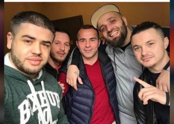 Daja i Hekuran Billës rrëfen profilin tjetër të nipit të tij: Paçi faqen e zezë o gazetarë të fëlliqur, ai ka qenë kampioni i mundjes në gjithë Britaninë! V.rasjen në Londër nuk e bëri ai