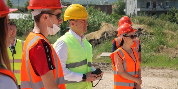 Albpetrol nis praktikat e punës me inxhinierët e rinj të naftës, administratori Gazheli: Fryma e Qeverisë Rama dhe Ministrës Balluku të rekrutojmë profesionistët më të mirë të fushës