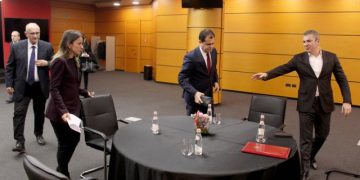 Ku qëndron ngërçi për Reformën Zgjedhore? Ja 3 pikat e nxehta që po mbajnë pezull marrëveshjen PS-opozitë pavarësisht presionit të SHBA dhe BE