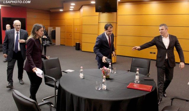 Ku qëndron ngërçi për Reformën Zgjedhore? Ja 3 pikat e nxehta që po mbajnë pezull marrëveshjen PS-opozitë pavarësisht presionit të SHBA dhe BE