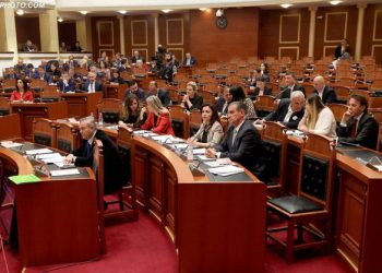 Surpriza! Marrëveshja edhe nëse arrihet si do miratohet?!  Kreu i grupit parlamentar i PD-së: Unë dhe deputetët e grupit nuk e votojmë Reformën Zgjedhore!