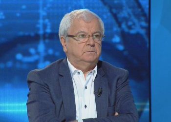 “Metë mavria po humb dy herë”! Spartak Ngjela i jep paralajmërimin e fortë presidentit pas shkarkimit të Ardian Dvoranit nga Gjykata e Lartë