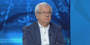 “Metë mavria po humb dy herë”! Spartak Ngjela i jep paralajmërimin e fortë presidentit pas shkarkimit të Ardian Dvoranit nga Gjykata e Lartë