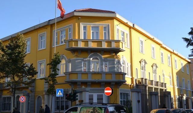 Ministria e Arsimit apel maturantëve: Përgatituni për provimet e ardhshme, do ketë një zgjidhje për ankesat tuaj! Nuk negociohet me nxënësit për “cut-off”-in