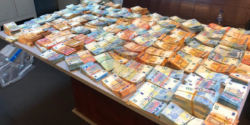 Publikohet videoja, këto janë eurot e sekuestruara në portin e Durrësit