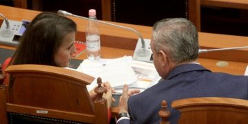 Myslim Murrizi e shkarkoi nga Komisioni i Reformës, Rudina Hajdari zbulon lëvizjen e saj të menjëhershme: Unë do ta vazhdojë betejën time! Nesër do…