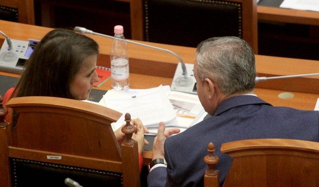 Myslim Murrizi e shkarkoi nga Komisioni i Reformës, Rudina Hajdari zbulon lëvizjen e saj të menjëhershme: Unë do ta vazhdojë betejën time! Nesër do…