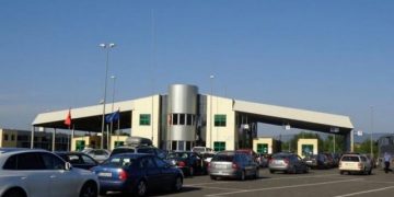 Ulet trau/ Rritja e frikshme e numrit të të prekurve me koronavirus në Shqipëri, ky është shteti fqinj që mbyll kufirin me vendin tonë (Përjashtohen vetëm këto kategori)