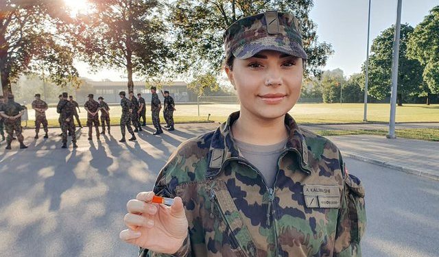 Na bëri të gjithëve krenare! Kush është shqiptarja e parë që dekorohet nga Ushtria e Zvicrës