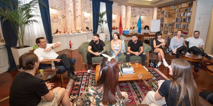 Nisma e veçantë, bashkia Tiranë bën bashkë artistët më të njohur për të promovuar pikat turistike të qytetit