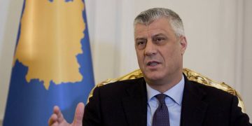 “Absurde! Heq taksën ndaj Serbisë dhe ia vë Shqipërisë”: Reagon Thaçi dhe hedh akuza kundrejt kryeministrit 3 ditor Albin