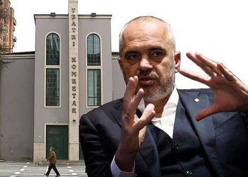 “Karakatina e shembur pak kohë më parë në kryeqytet”! Rama nxjerr pamjet, tjetër mesazh të fortë pas prishjes së Teatrit