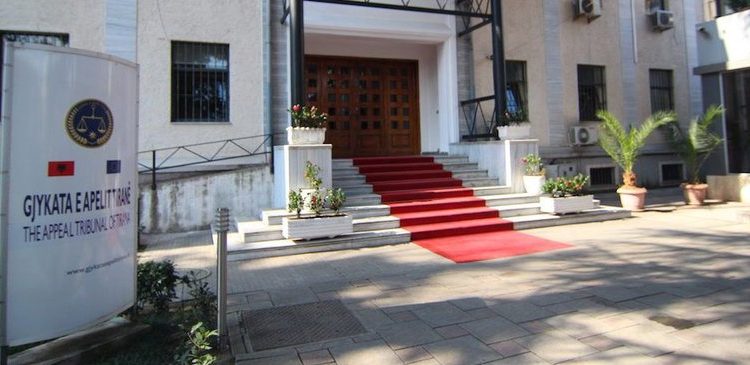 Kuvendi kërkon përjashtimin e Fatmira Hajdarit nga trupa gjykuese për shkak të miqësisë me Berishën: Sot gjykata vendos për aferën e CEZ,