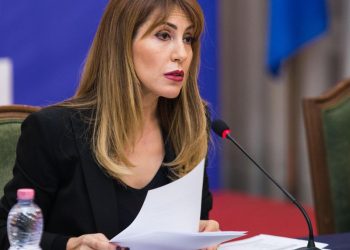 Reagon ashpër Majlinda Bregu, nxjerr foton që po thyen rrjetin: Keqardhja nuk mjafton! Largqoftë bie çështja në dorë të ndonjë gjykatësi të papërgjegjshëm!