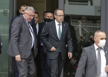 Gazeta gjermane i bie rëndshëm kabinetit të ri në Kosovë: Kjo është qeveria e Grenellit për një pazar të shpejtë