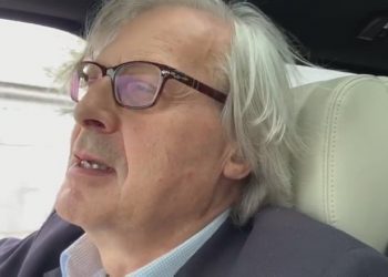 Reagon Vittorio Sgarbi pas momentit të rrezikut: Asgjë nuk ndodhi, dola më i fortë se më parë…një pagëzim shqiptar (Video)