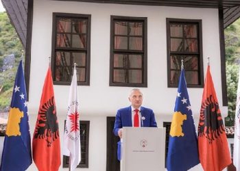 I duket vetja si pasardhësi i tyre! Meta mesazh të koduar në përvjetorin e Lidhjes së Prizrenit: Kur cenohet sovraniteti, të frymëzohemi nga këta burra