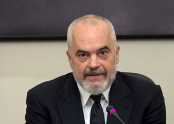 “Gënjeshtrat, shpifjet janë e vetmja politikë e tyre”, kryeministri Rama nxjerr ‘blof’ PD, publikon videon dhe iu jep ‘shuplakën’ e fortë