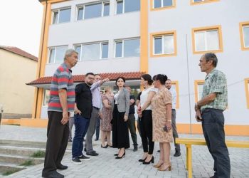 Dallëndyshe Kravari uron 29-vjetorin e PS si  një prej themeluesve të kësaj partie, ja mesazhi