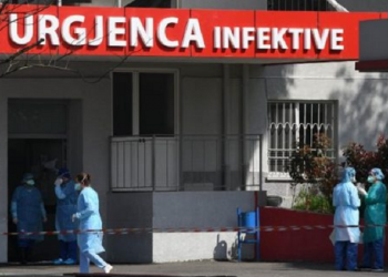 Thyhet çdo rekord/ ‘Boom’ infektimesh me COVID-19 në vend, regjistrohet shifra e frikshme, ja sa raste të reja janë identifikuar në 24 orët e fundit
