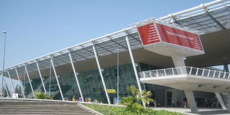 TIA jep njoftimin e rëndësishëm: Zbulon 5 fluturimet që kryen sot nga Rinasi dhe anasjelltas