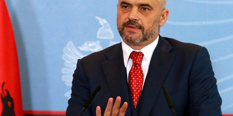 “7X7 s’bëjnë 42 në asnjë vend të botës”, Rama ironizon keq opozitën, hedh poshtë pretendimin se ka 15 kushte për uljen në tryezë me BE