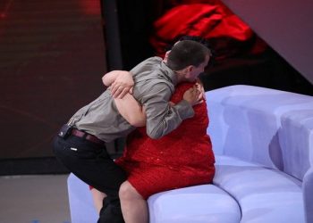 Rrëfim i dhimbshëm/ E gjithë familja nuk shikon, nëna detyrohet dy herë në muaj të shesë gjakun për të përballuar vështirësitë e jetës së tyre