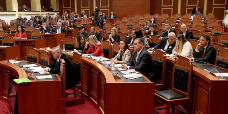 Pas PD-LSI, PS nis negociatat me opozitën parlamentare, më 30 qershor vendoset për heqjen e koalicioneve dhe ndryshimin e sistemit