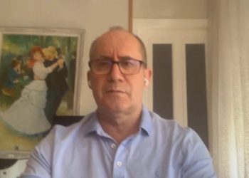 “Masat ndaj Covid-19 u liruan në mënyrë të gabuar”, mjeku i njohur shpreh hapur pakënaqësinë: Diçka nuk funksionon, po rrezikohet…