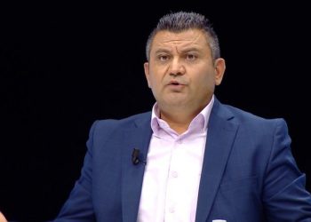 “E kam mik”! Revoltohet Mentor Kikia: Këtij deputeti socialist t’i thuash ma ble një bukë e ma sill, ta blen e s’të merr as lekët. Mua më shqetëson një gjë tjetër më shumë