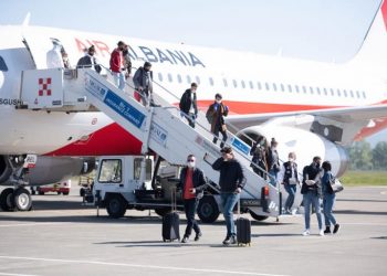 Të hënën rinisin të gjitha fluturimet për dhe nga aeroporti i Rinasit