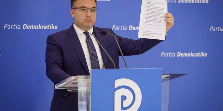 “Shqipërisë t’i ndërpriten negociatat dhe ndihmat financiare nga fondet e BE-së”, reagon sekretari i Bashës i hetuar për abuzime me tendera