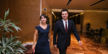 Nga unaza diamant dhe 1 milionë euro pasuri e Bashës, tek Rama e Meta-Kryemadhi: Sa pasuri deklarojnë politikanët tanë kryesorë?!
