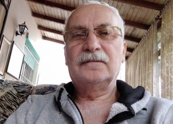 “Nuk kam brekë në b*thë”! Gazetari , ish këshilltari i medias i Saliut tregon historinë me Sekretarin e Partisë dhe telefonatën me kushëririn në Greqi