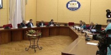 PD-ja rikthehet në Kuvend? Lëvizja e fundit që mund të bëjë bashkë opozitën dhe PS në KQZ..