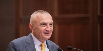 Deklarata e Kim se topi është në anën e opozitës! Meta shet Bashën: I kam thënë  mos paraqesin listë dëshirash se nuk do keni mbështetjen e partnerëve ndërkombëtarë