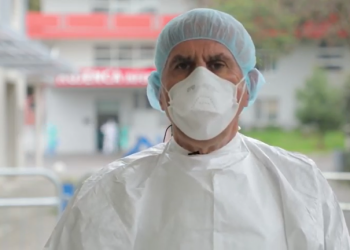 “Mos dëgjoni politikanët”, mjeku apel qytetarëve: Virusi është ende midis nesh, respektoni rregullat, mbani distancë dhe maska