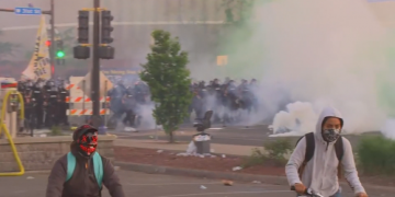VIDEO/ Protestuesi në SHBA: Shqiptarët dhe italianet kanë marrë vetë në mbrojtje bizneset e tyre! Mos guxoni të hyni në këtë lagje