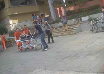 “Unë nuk e di në kanë veshur brekë apo jo por maska dhe doreza nuk kanë”! Kamera e fshehtë në QSUT, kap “mat” personelin shëndetësor